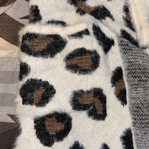 Cardigan - Picture 2 of 4